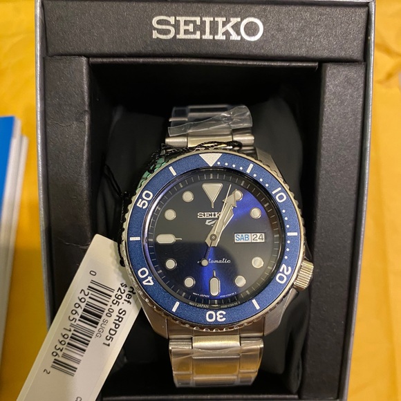 Seiko 5 watch main image 4